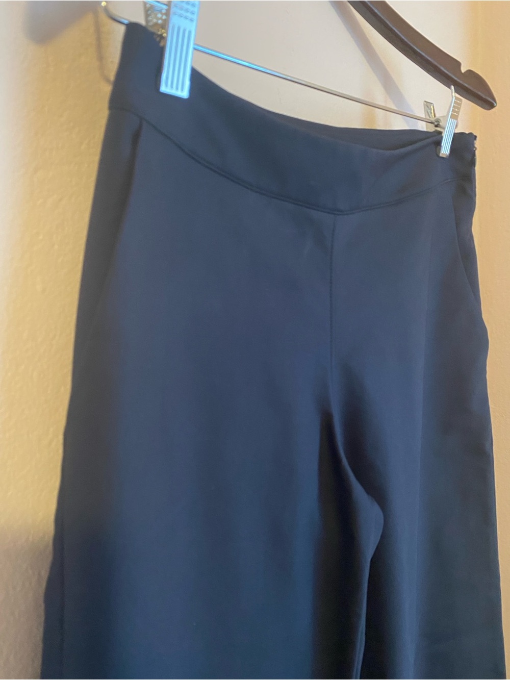 Garnish Apparel Wide Leg black pants - Picture 6 of 10